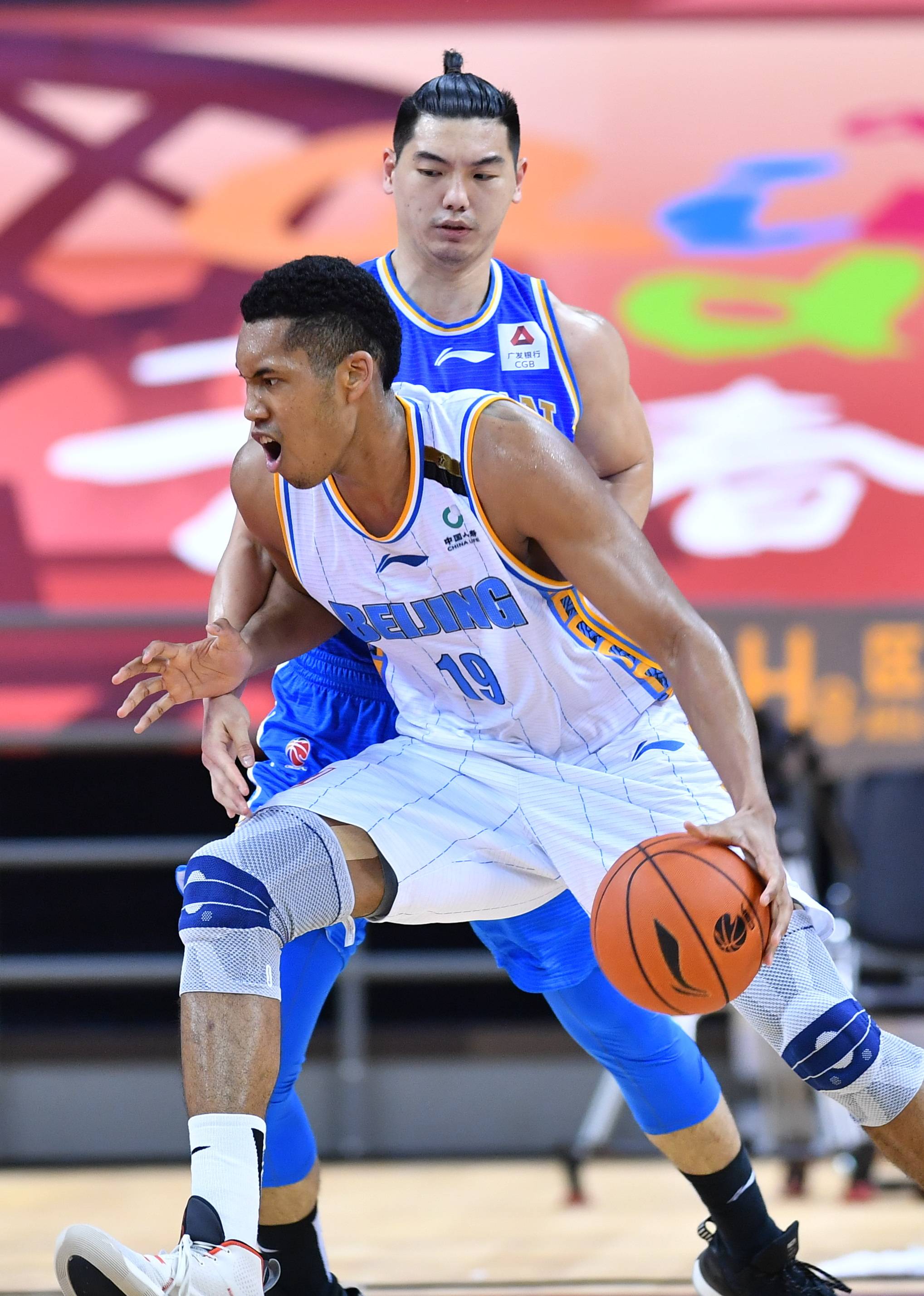 贯的高压逼 贯的高压逼